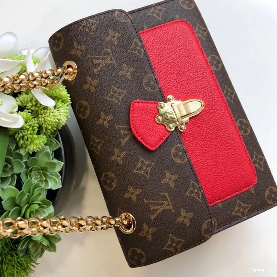 VICTOIRE Louis Vuitton 0718